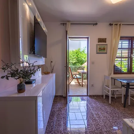 By The Sea Podstrana, Split - 15963 Apartment *